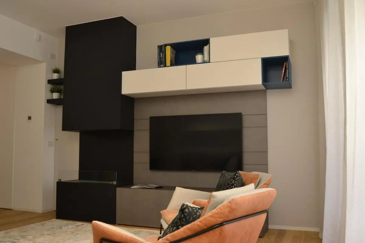 Επικοινωνία με το Design In The Old Town